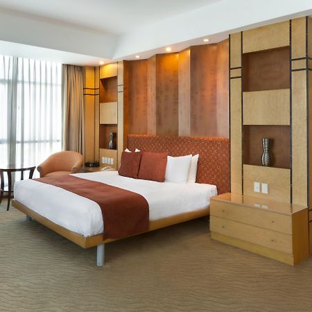 Crowne Plaza Manila Galleria By Ihg Pasig City Extérieur photo