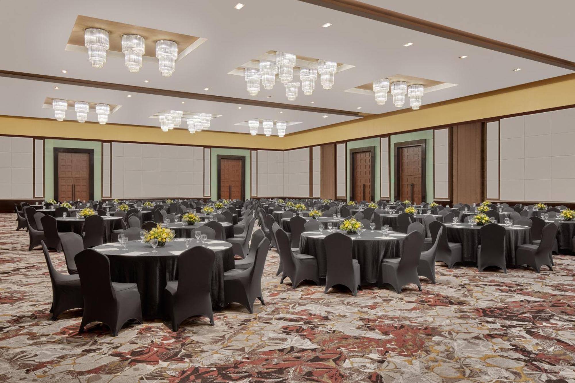 Crowne Plaza Manila Galleria By Ihg Pasig City Extérieur photo