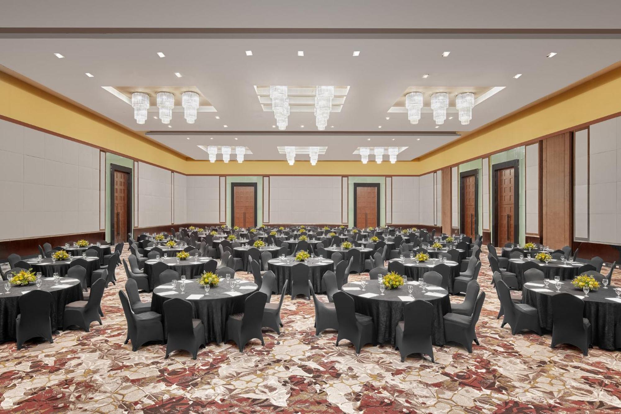 Crowne Plaza Manila Galleria By Ihg Pasig City Extérieur photo